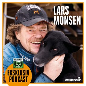Lars Monsen og en av hundene. Nærbilde. I denne episoden snakker han om turen Norge på langs.
